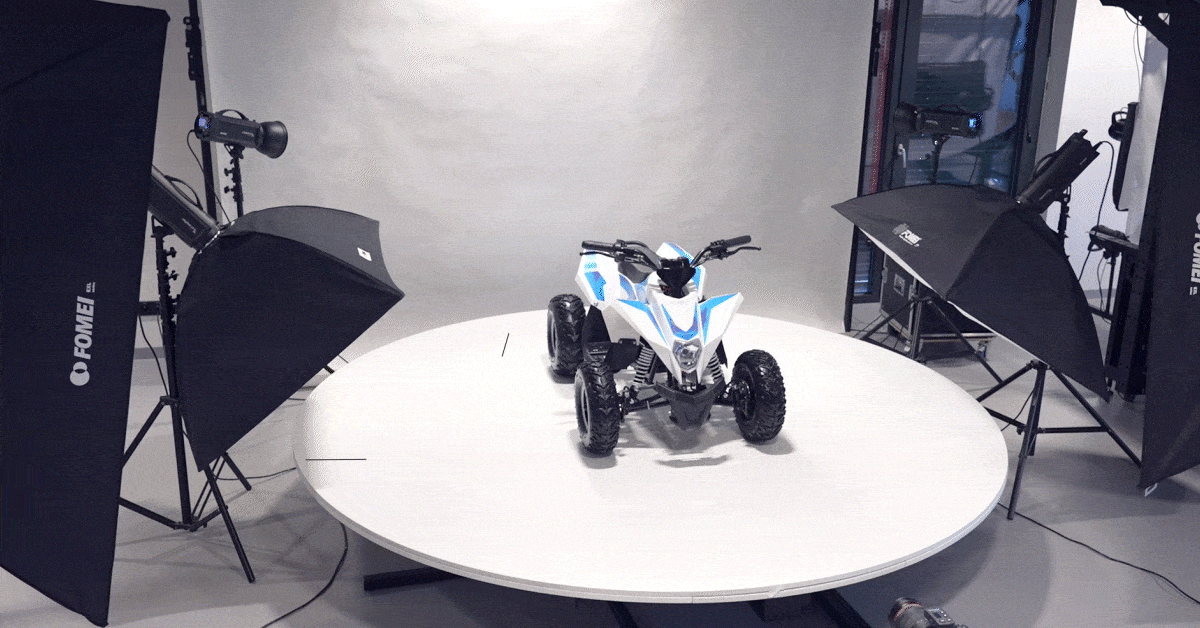 Spin photography platform for quads and bikes