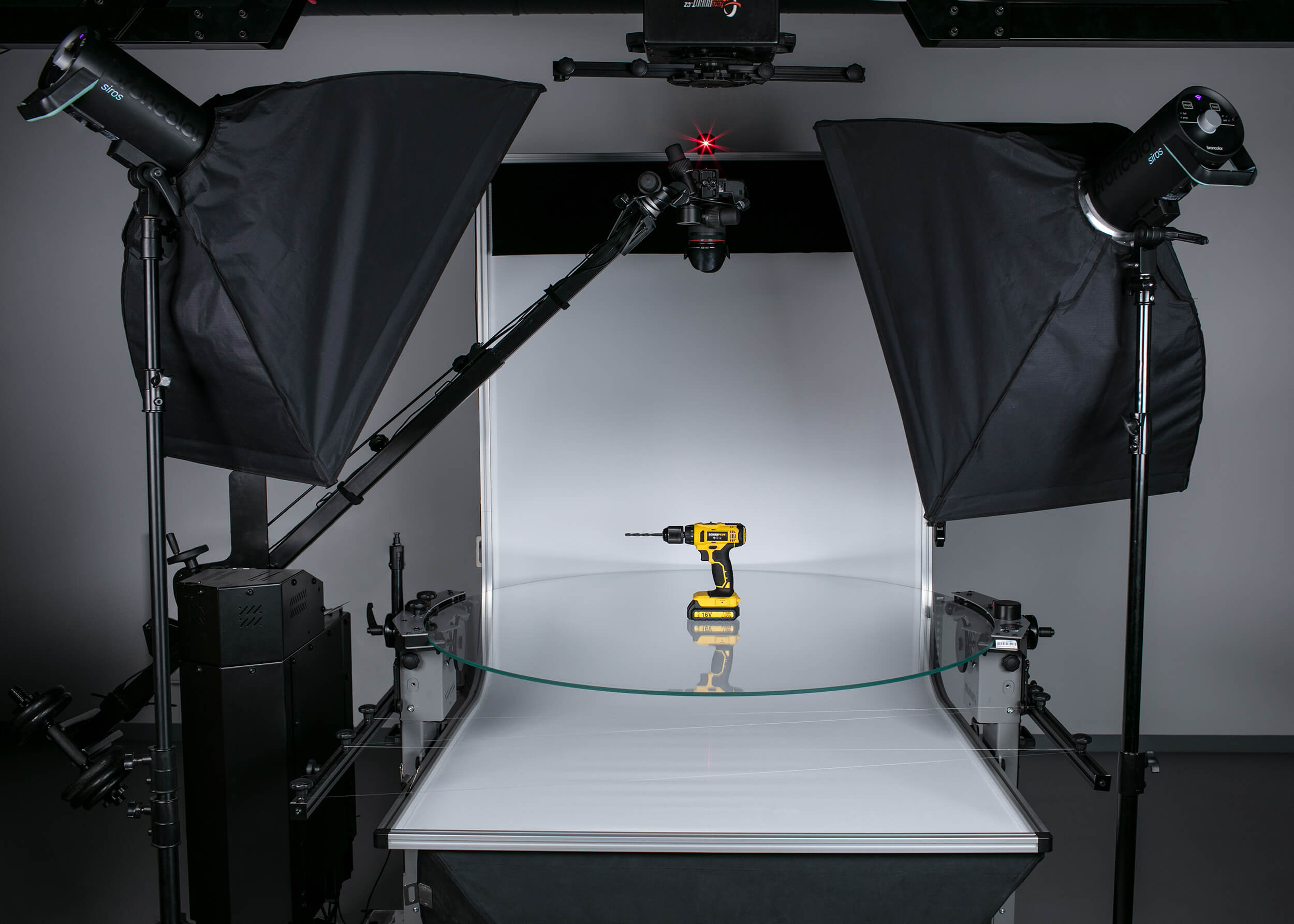 Moving product animations help to attract attention and demonstrate product functionality, complexity, or interaction.