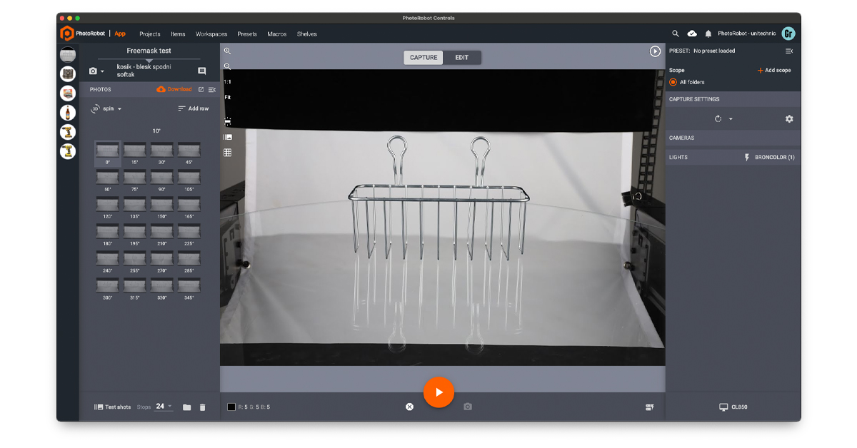 PhotoRobot user interface capture controls.
