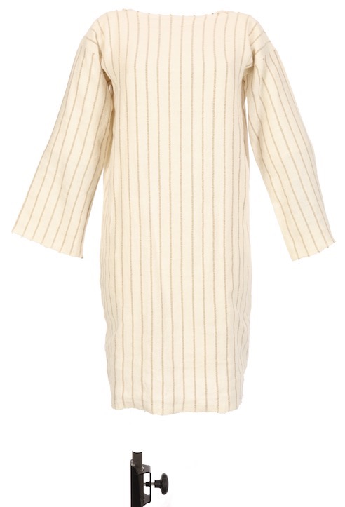 Chromakey mannequin pole removal