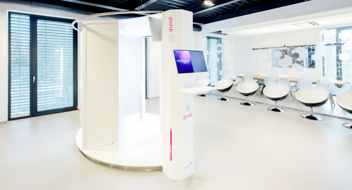 PhotoRobot clinical photography system