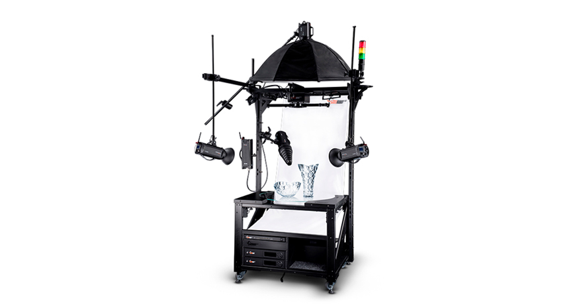 Photography turntable setup with lighting.