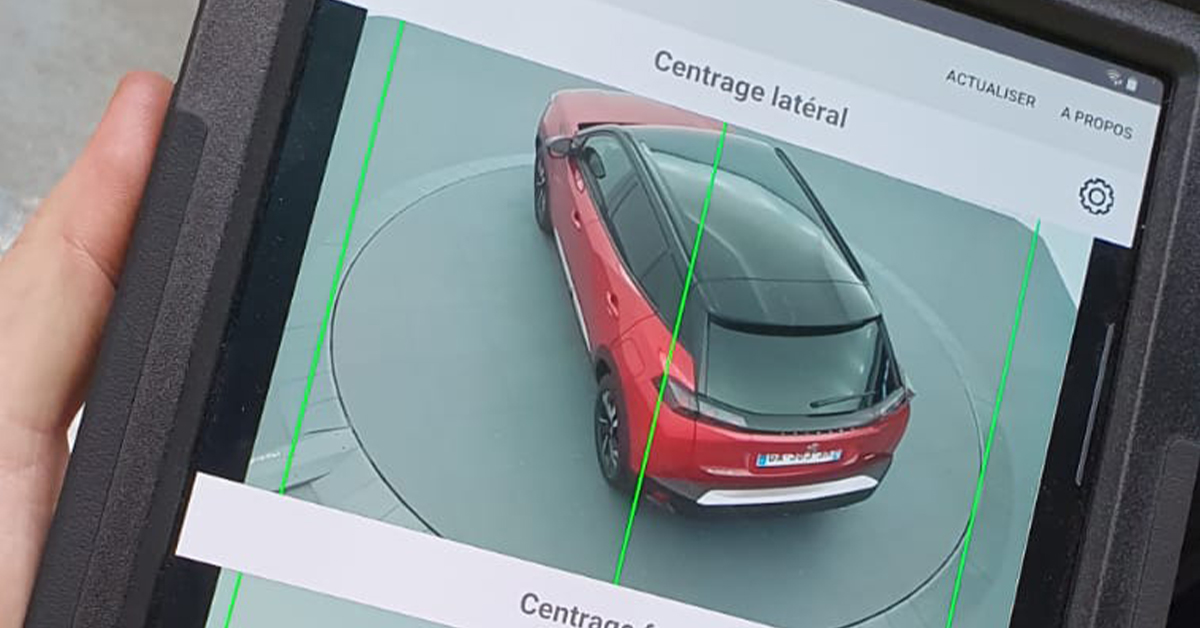 Photography user interface centering car