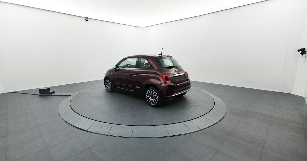 Taking 360-degree photography on platform